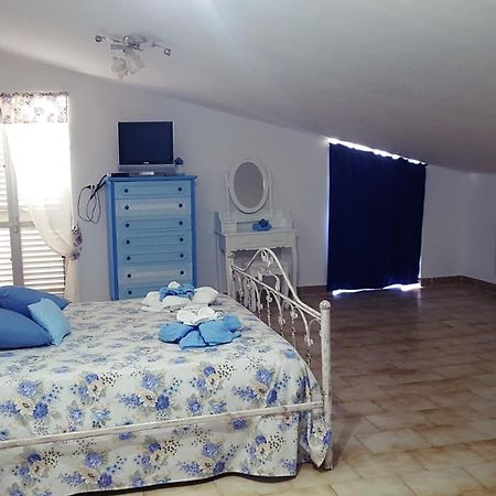 أسشيا B&B Kalinikta الغرفة الصورة